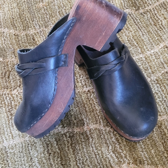 Unbranded wood clog with real leather - Picture 2 of 5